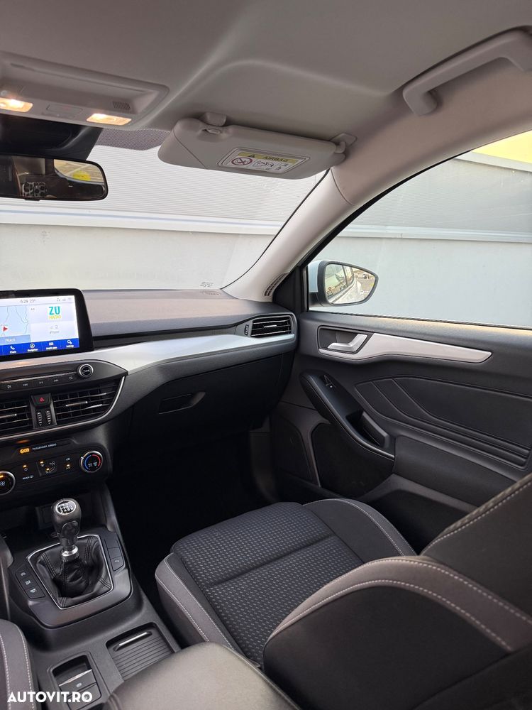 Ford Focus 1.0 EcoBoost Trend Edition - 11
