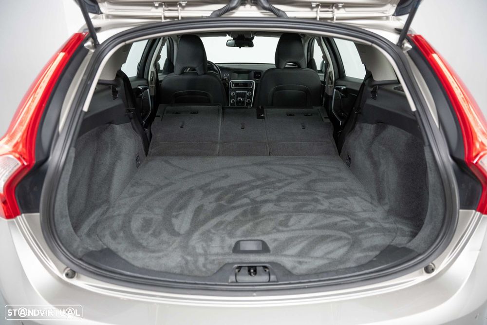 Volvo V60 2.0 D4 Kinetic - 14