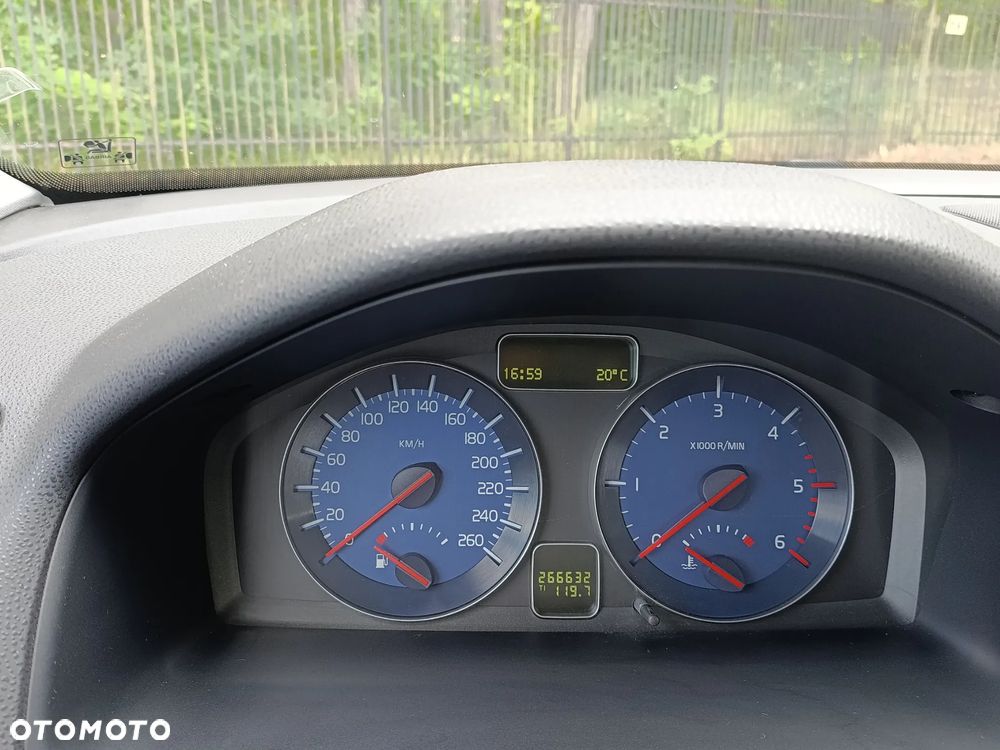 Volvo V50 D5 R-Design Kinetic - 22