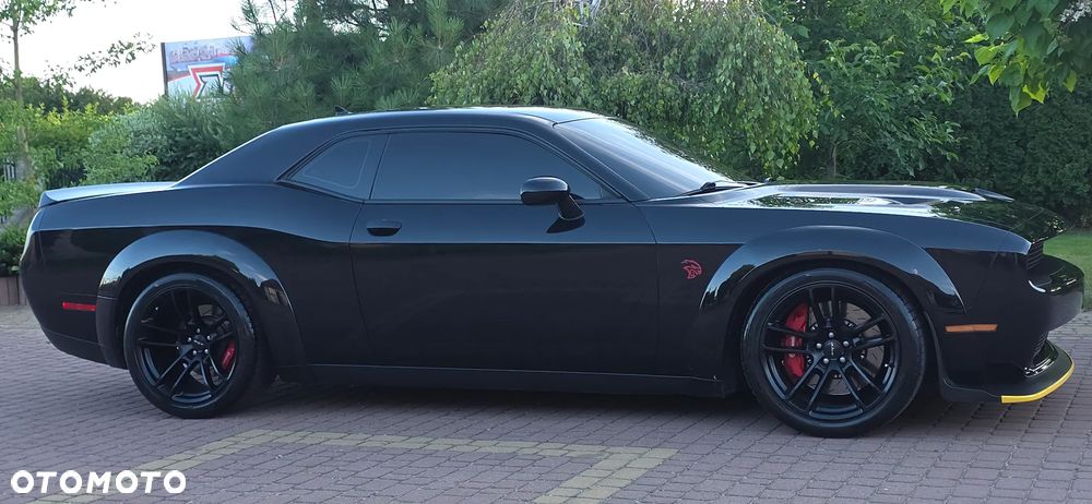 Dodge Challenger - 12