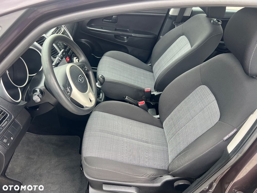 Kia Venga 1.4 CVVT Vision - 34