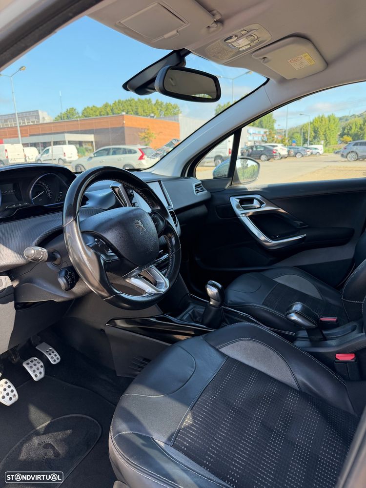 Peugeot 2008 1.2 PureTech Allure - 8