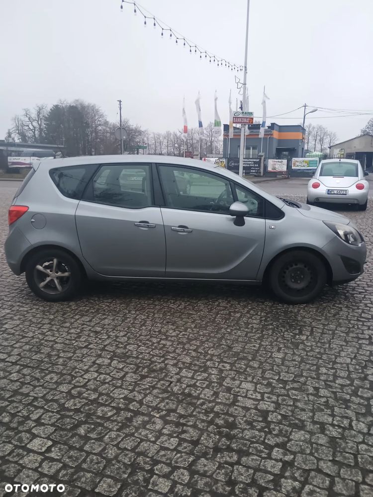 Opel Meriva - 12