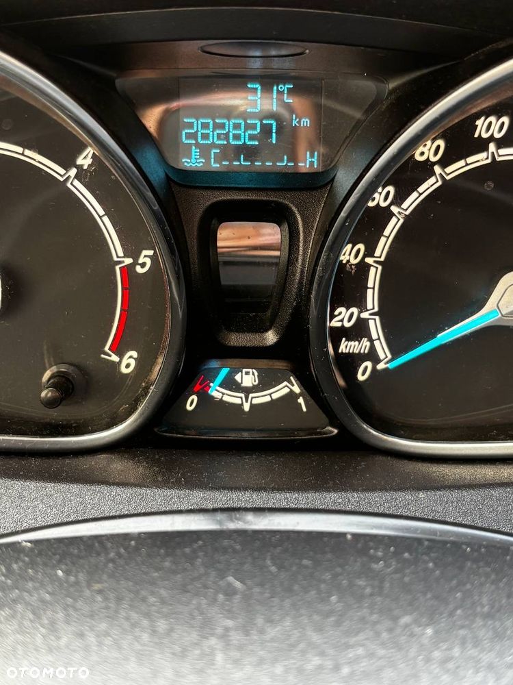 Ford Fiesta - 24