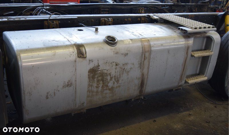 ZBIORNIK PALIWA MAN TGA TGX TGS 780L (KOMPLETNY) - 1