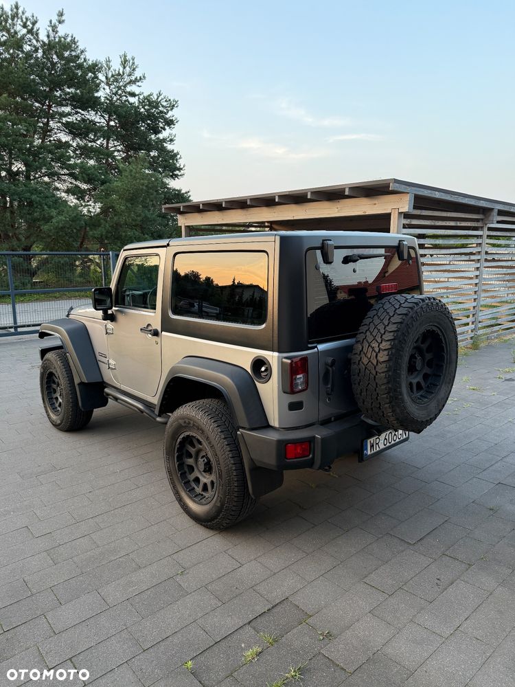 Jeep Wrangler - 4