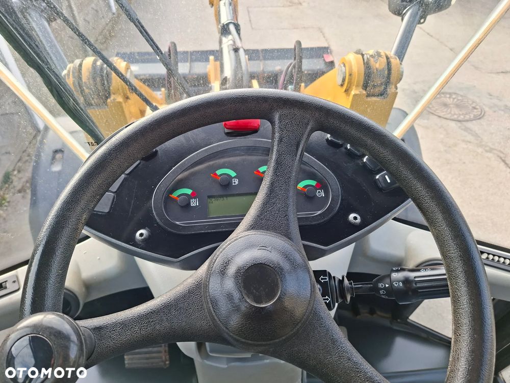 Caterpillar CAT 906 M - 34