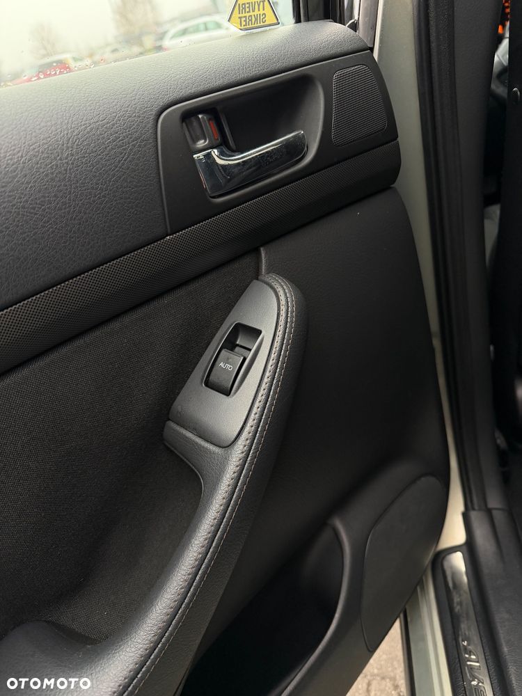 Toyota Avensis 2.0 VVT-i Team - 16