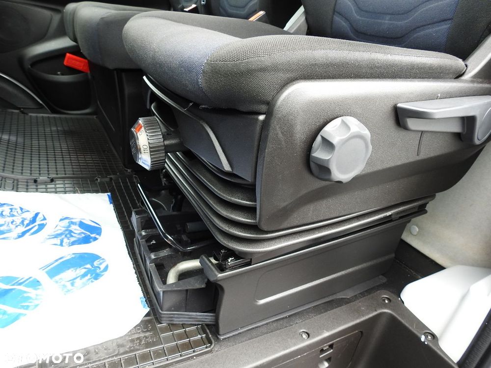 Iveco DAILY 35C14 KONTENER 8 PALET TEMPOMAT KLIMATYZACJA  BLIŹNIACZE KOŁA  140KM - 23