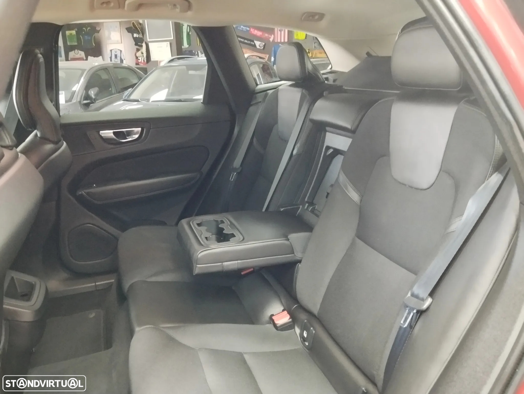 Volvo XC 60 2.0 D3 Momentum Plus - 17