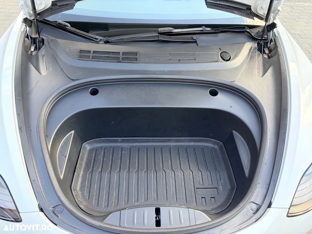 Tesla Model 3 RWD - 11