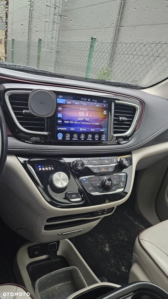 Chrysler Pacifica - 7