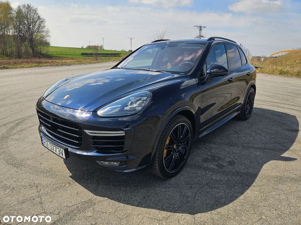 Porsche Cayenne - 21