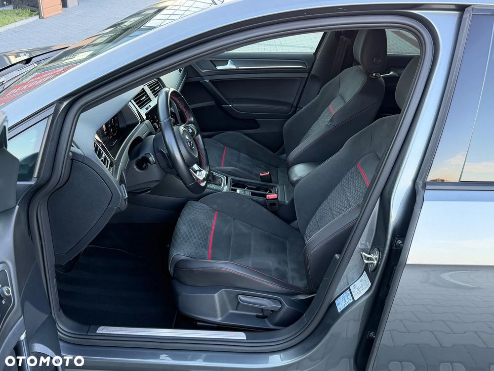 Volkswagen Golf GTI (BlueMotion Technology) DSG Performance - 26