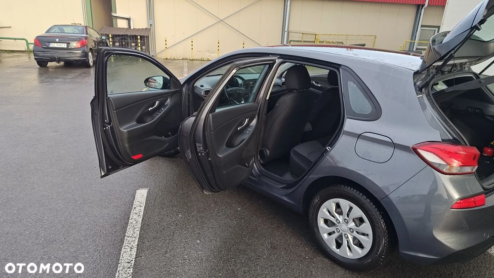 Hyundai i30 1.4 Classic + - 9