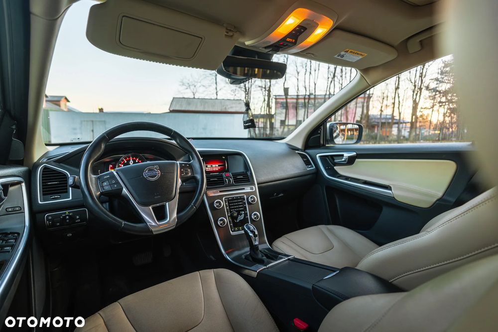 Volvo XC 60 T6 AWD Drive-E Momentum - 19