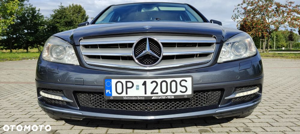 Mercedes-Benz Klasa C 250 CGI BlueEff Avantgarde - 4
