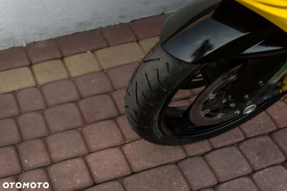 Suzuki GSX-R - 13