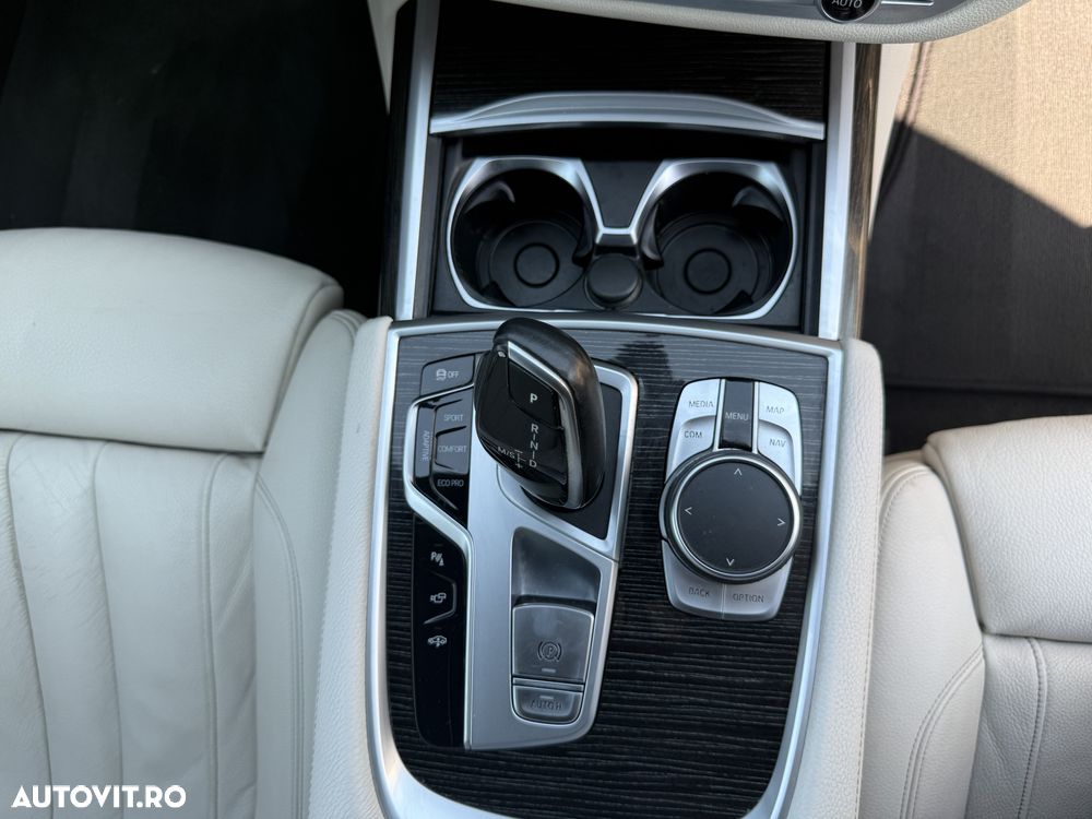 BMW Seria 7 730d xDrive - 24