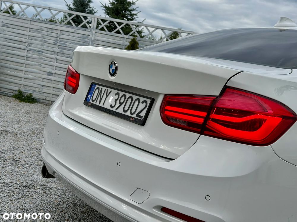 BMW Seria 3 318i - 28