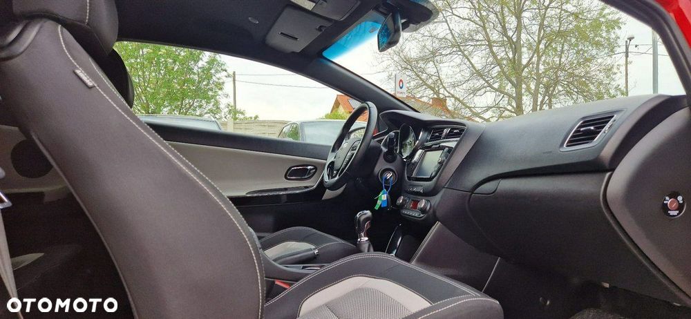 Kia ProCeed - 31