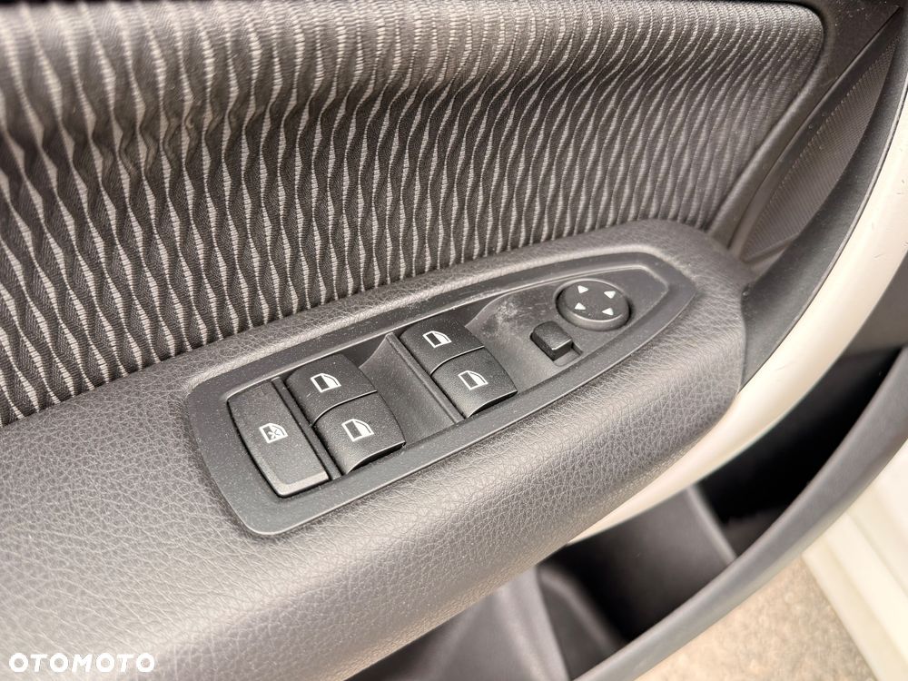 BMW Seria 1 116d - 30