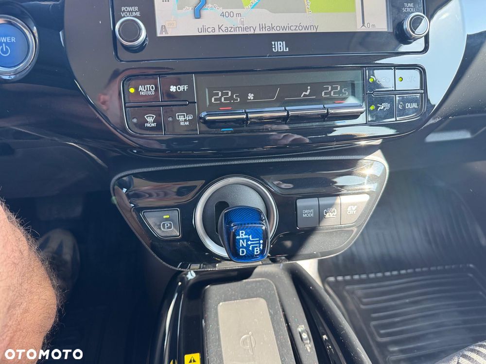 Toyota Prius Hybrid Executive - 15
