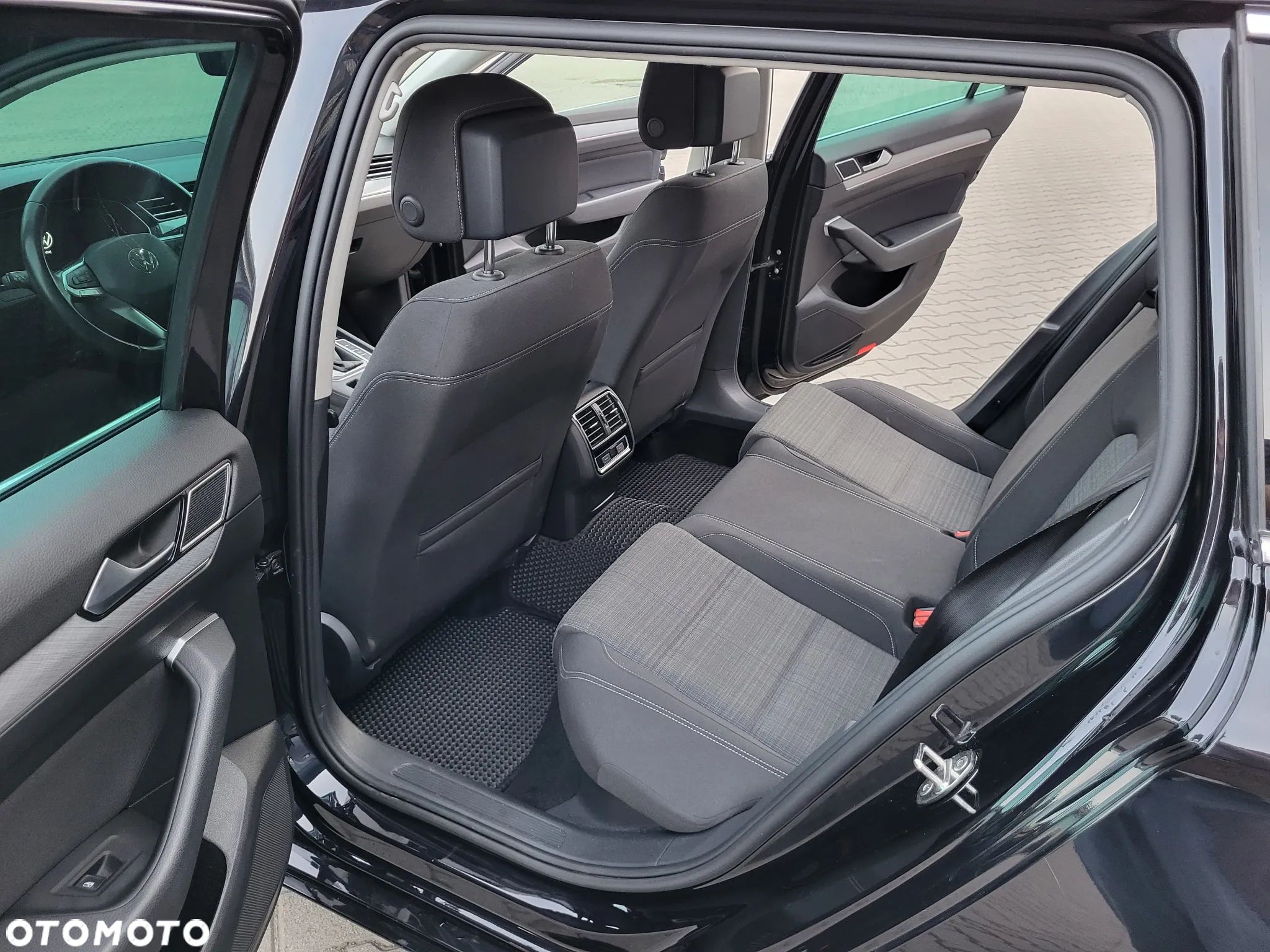 Volkswagen Passat - 14