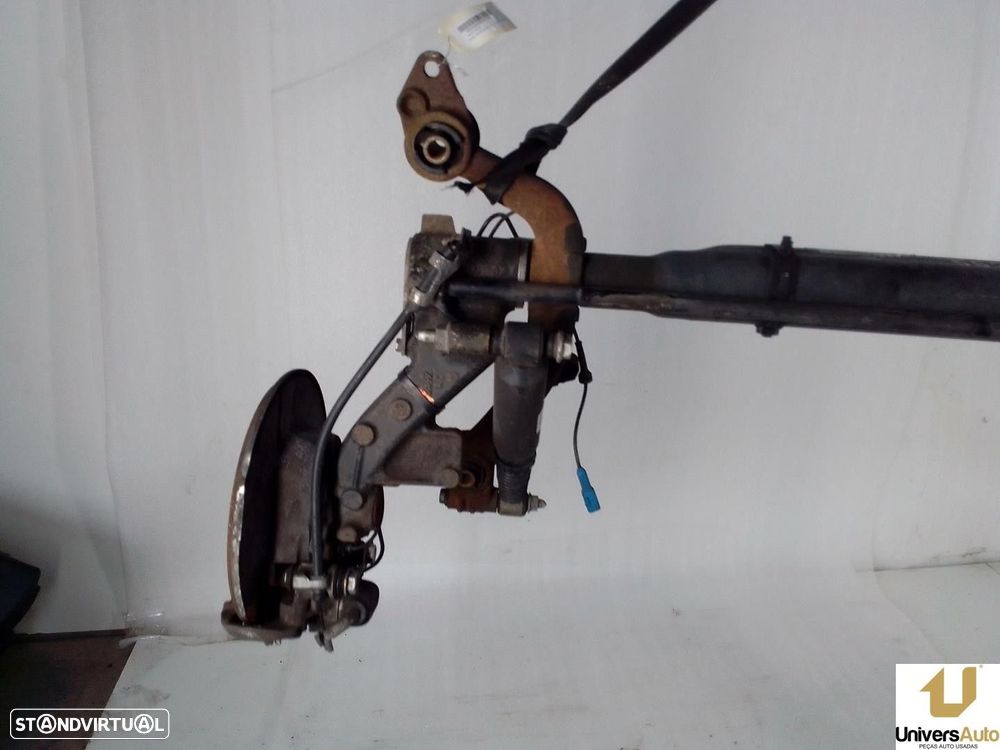 CHARRIOT TRASEIRO PEUGEOT 206 FASTBACK 2006 - - 4