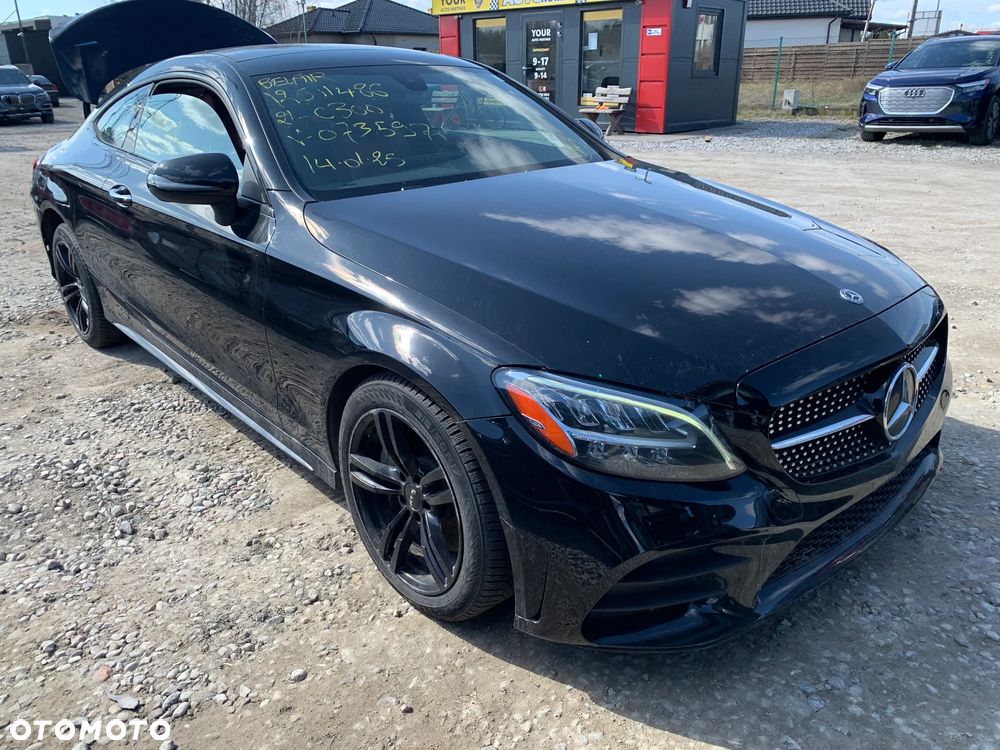Mercedes-Benz Klasa C 300 4Matic 9G-TRONIC - 3