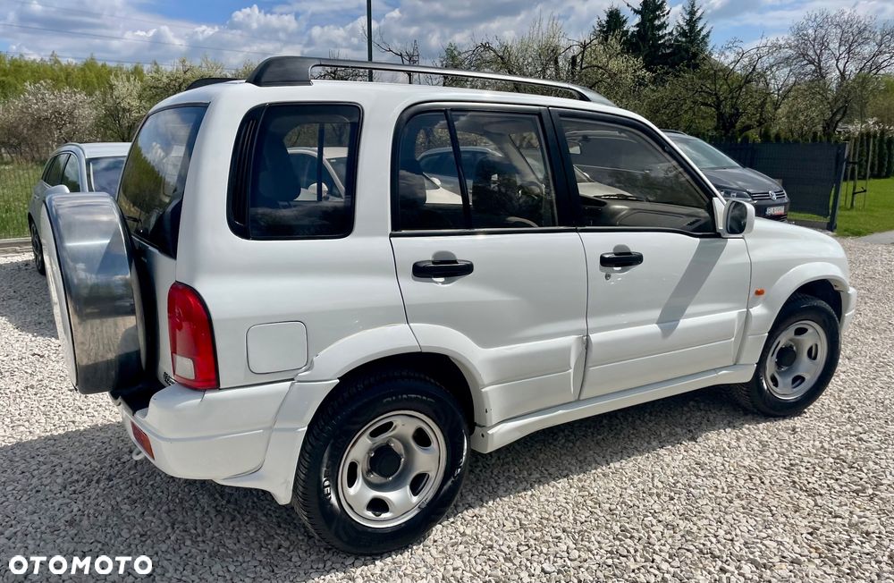 Suzuki Grand Vitara 2.0 Club - 21