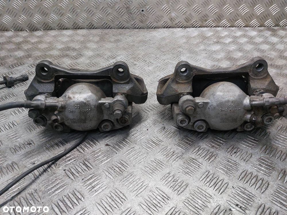 TARCZE HAMULCOWE PRZÓD + KLOCKI + ZACISKI AUDI Q5 8R 2.0 TDI - 5