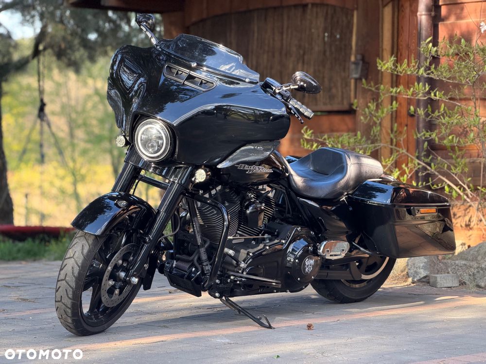 Harley-Davidson Touring Street Glide - 4