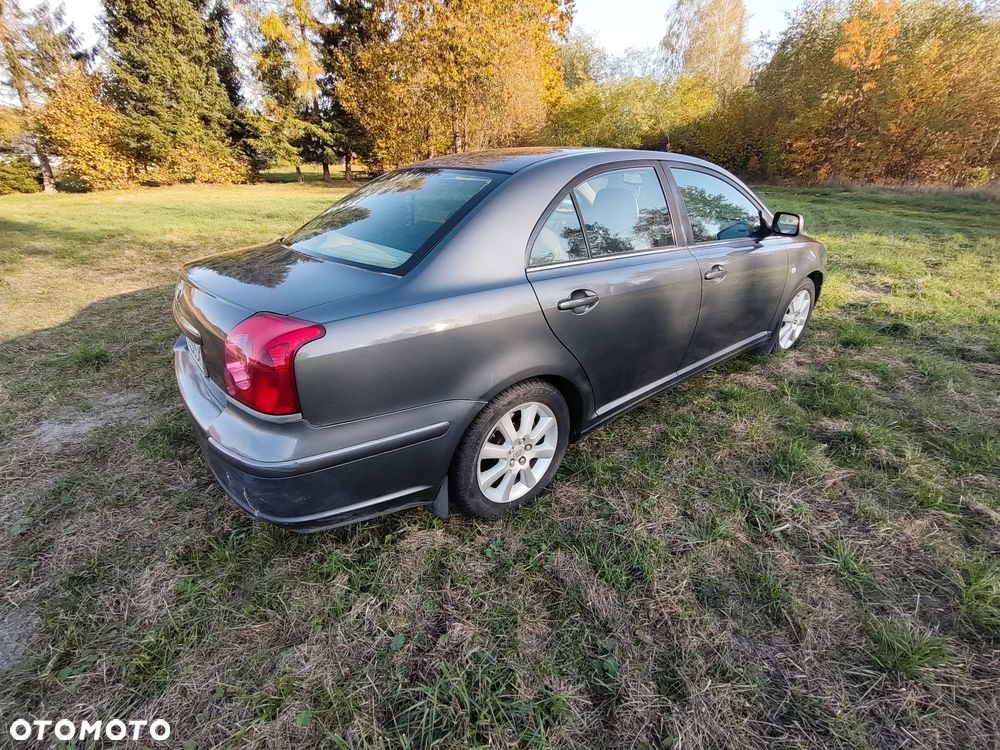 Toyota Avensis 2005 photo 4