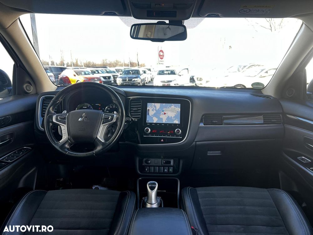 Mitsubishi Outlander 2.4 4WD - 7