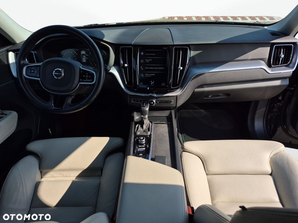 Volvo XC 60 D4 Momentum Pro - 12