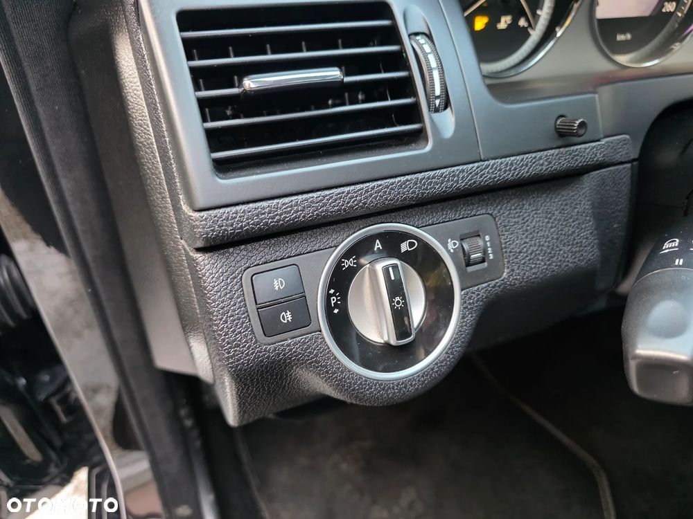 Mercedes-Benz Klasa C 180 BlueEFFICIENCY Avantgarde - 15