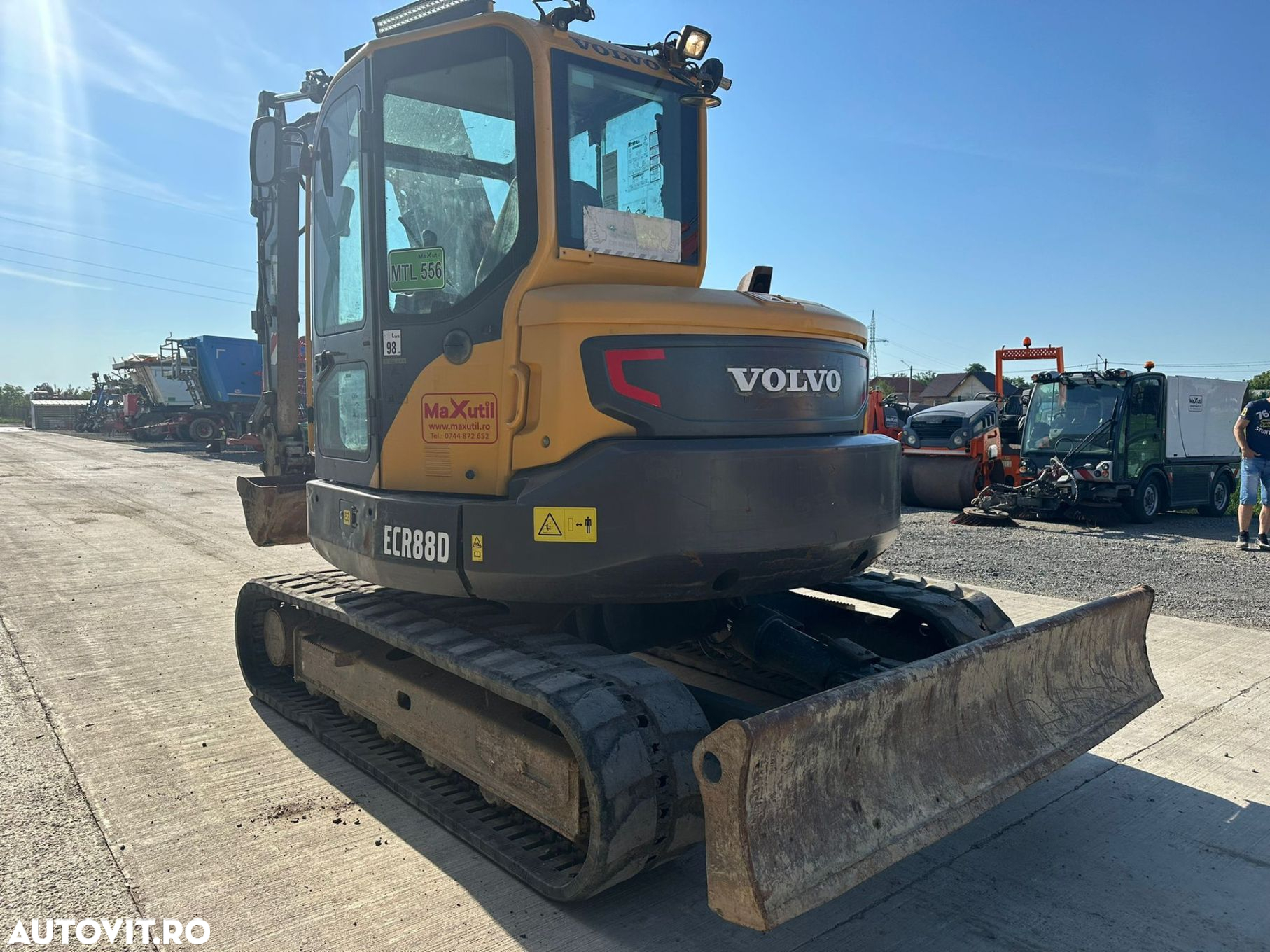 Volvo ECR88D Excavator pe Senile - 6