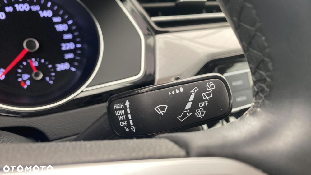 Volkswagen Passat - 23