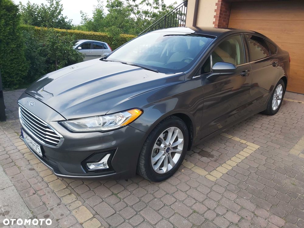 Ford Fusion - 2