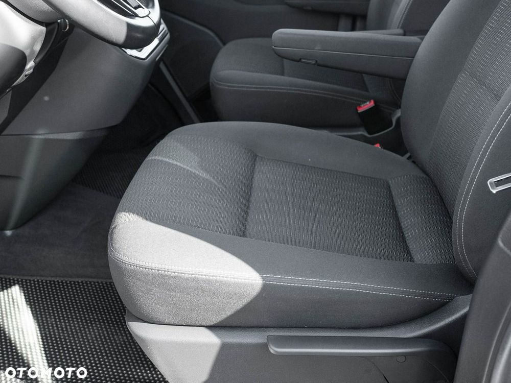 Volkswagen Multivan - 11
