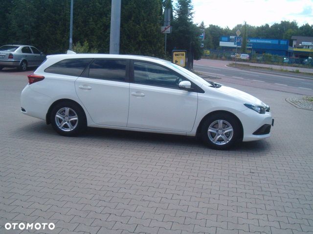 Toyota Auris - 4