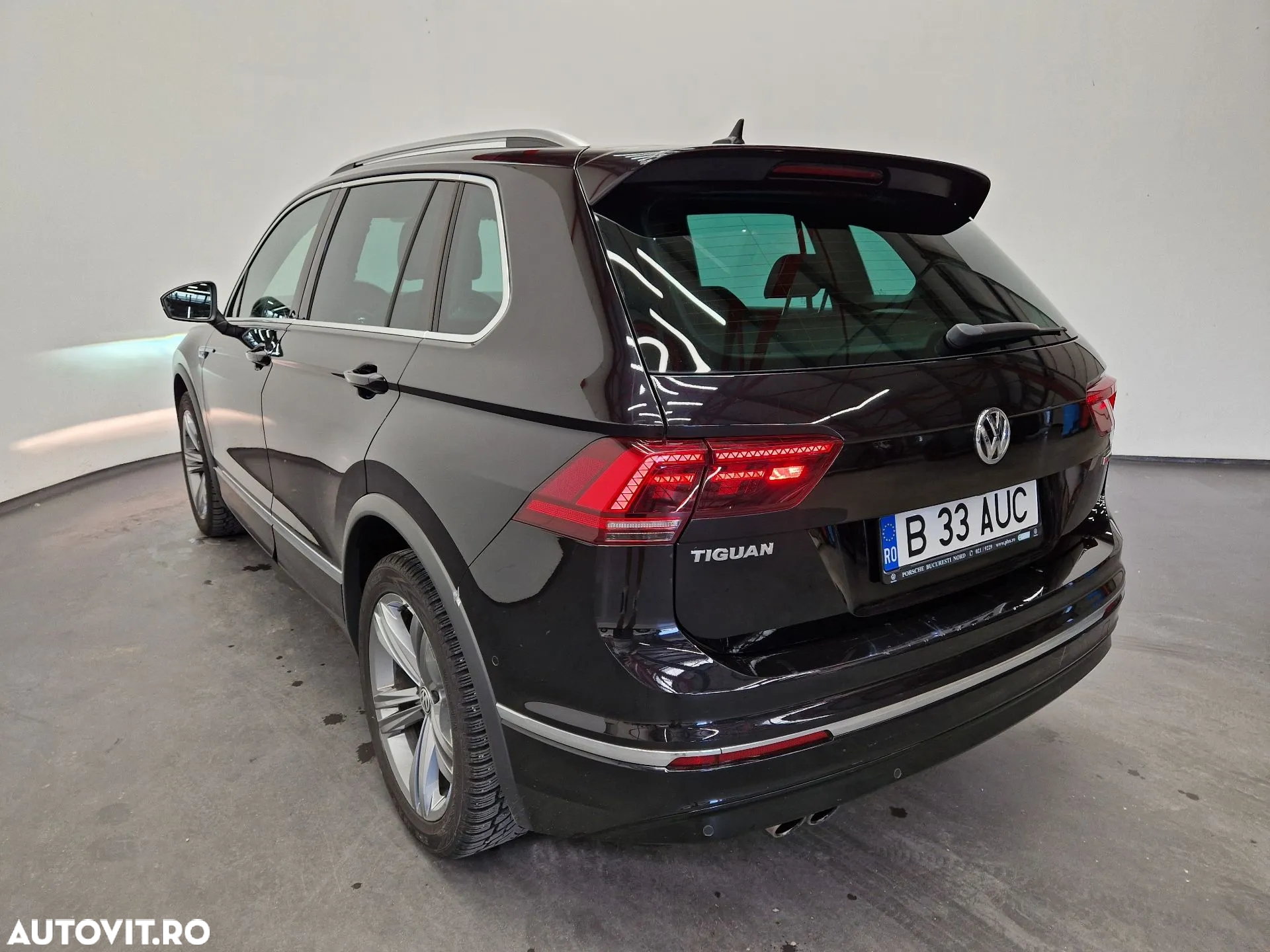 Volkswagen Tiguan - 2