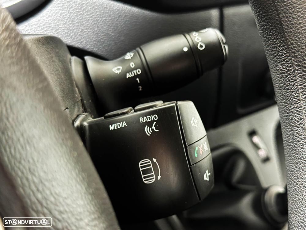 Renault Master L2H2 2.3 DCi 135cv Confort - 38