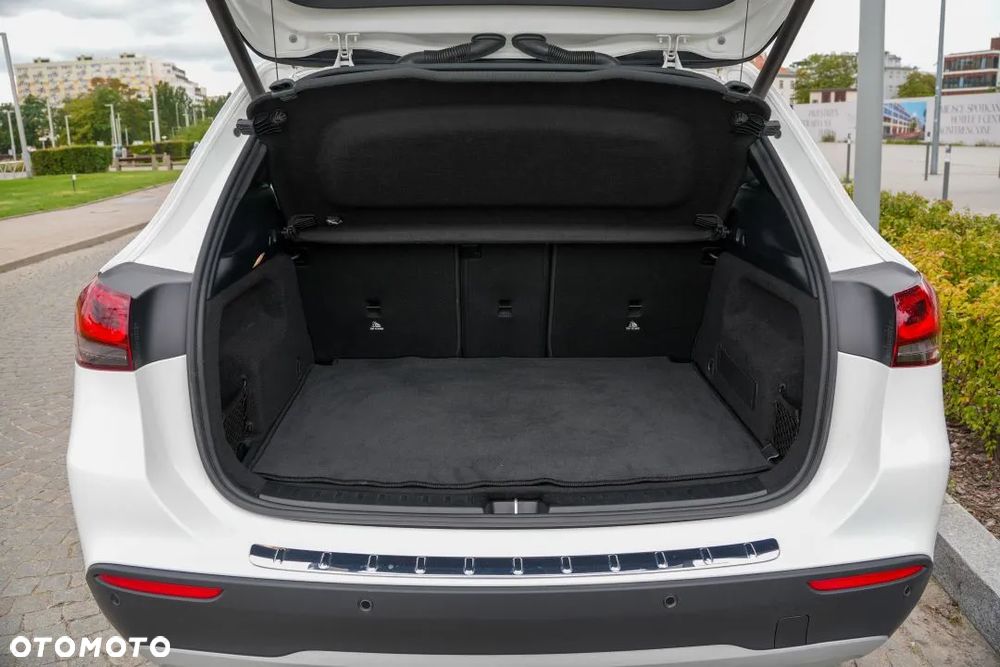 Mercedes-Benz GLA 200 Business Edition - 9