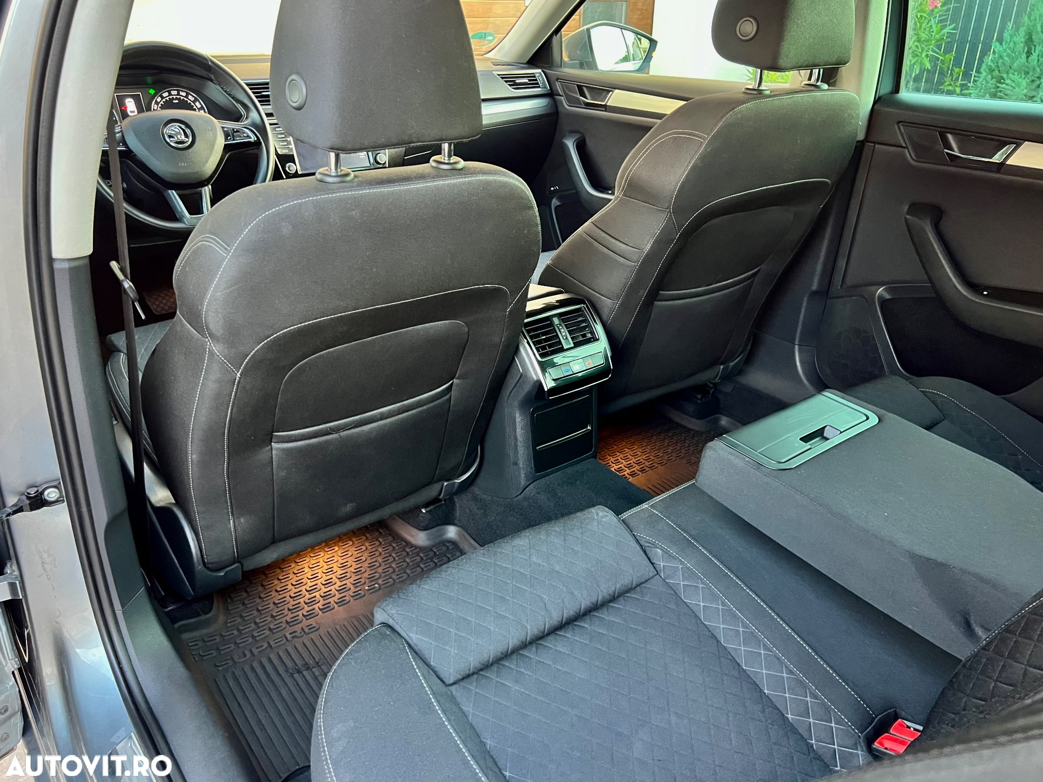 Skoda Superb Combi 1.6 TDI DSG Ambition - 7
