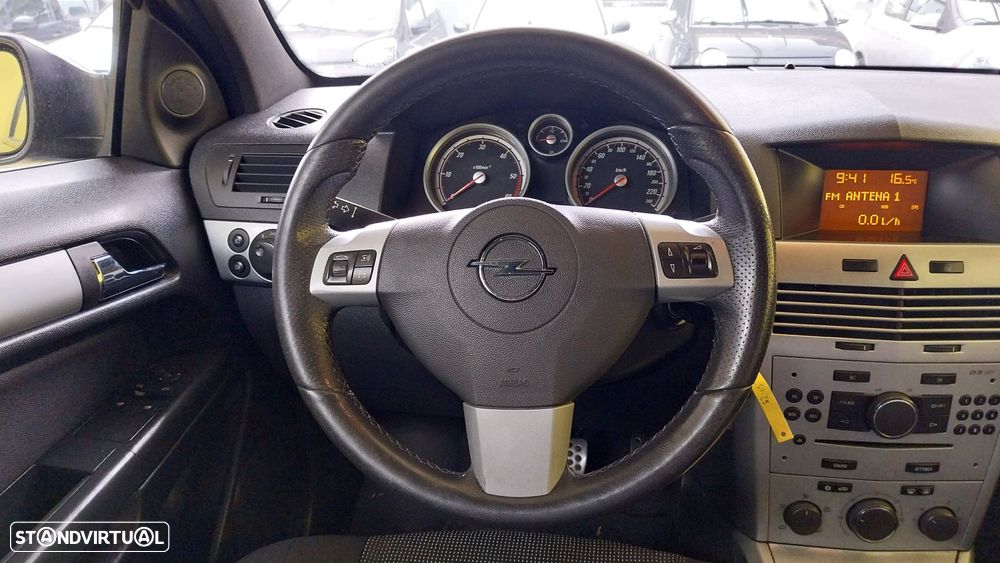 Opel Astra GTC 1.3 CDTi - 16
