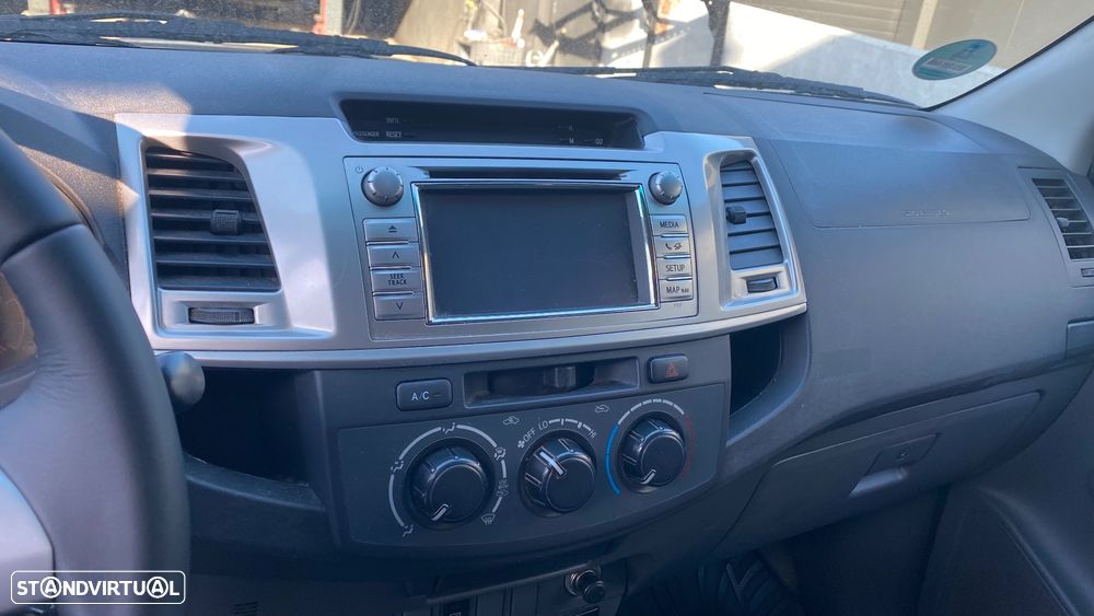 Toyota Hilux - 10