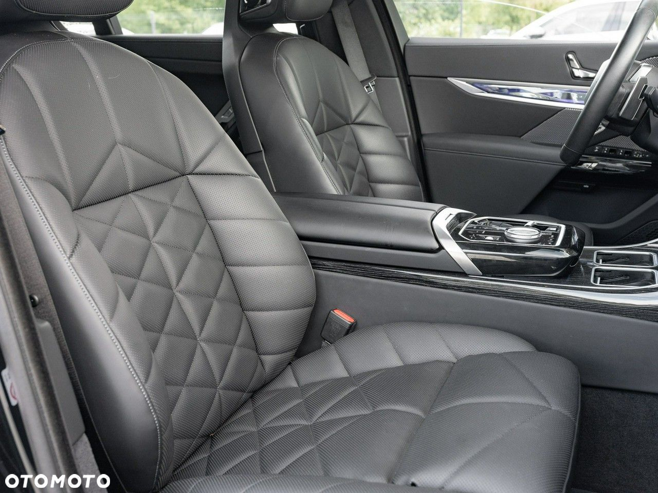 BMW Seria 7 - 33