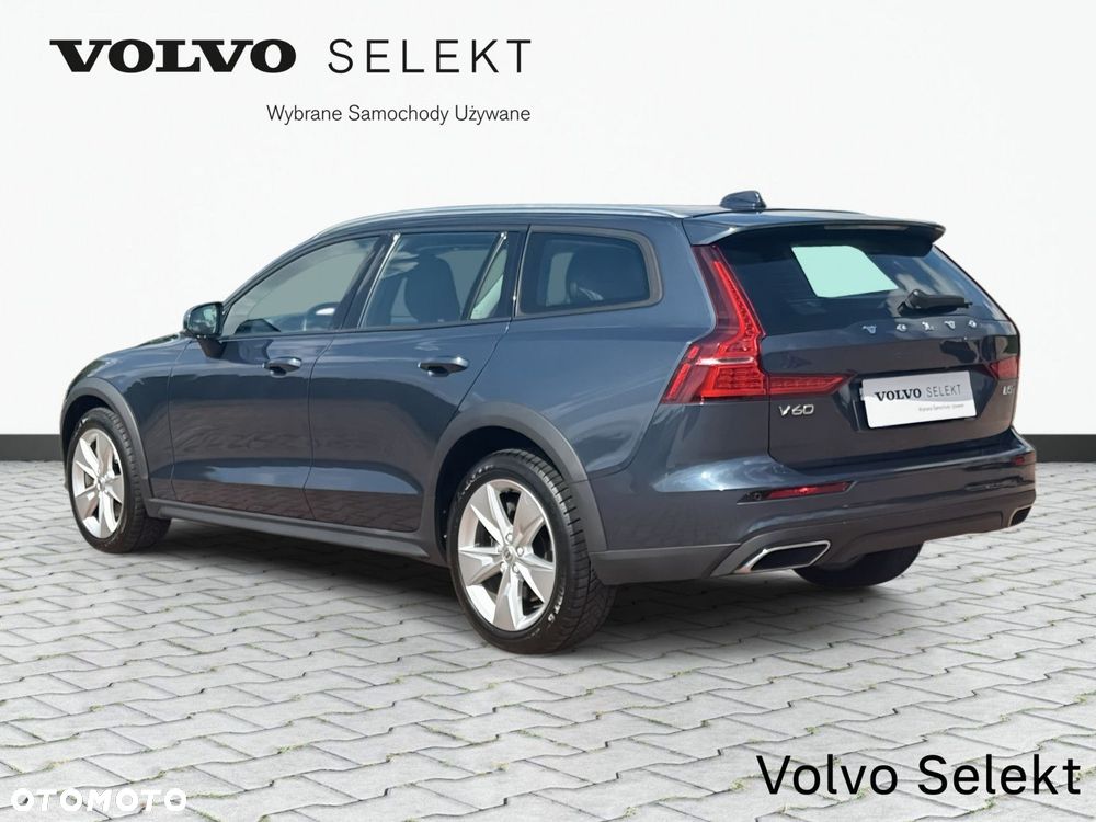Volvo V60 Cross Country - 8